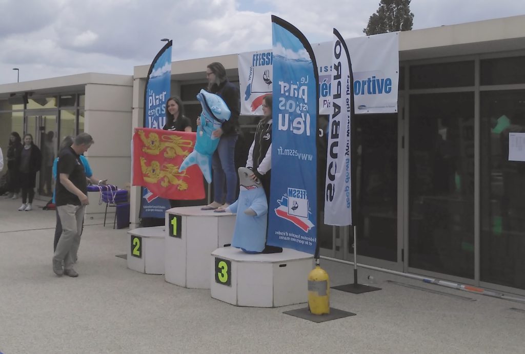 Remise de médaille camille 200 décaplé par président (pt)